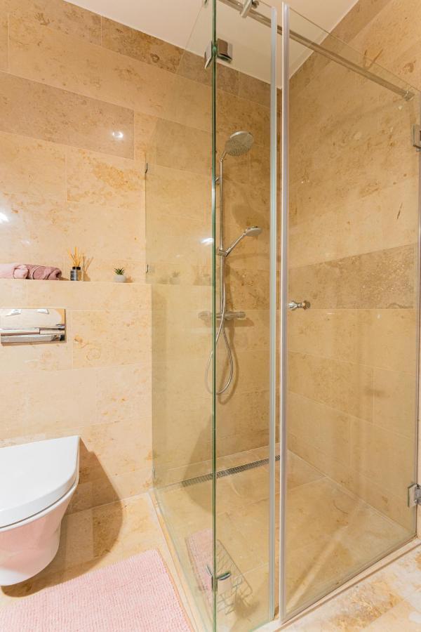 Rose Lux Residence Budapest Bagian luar foto